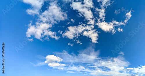 Bild auf Leinwand Cloudscape white clouds panorama
