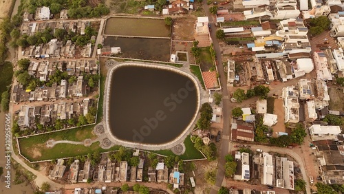 Konstfotografi Aerial Drone View of Village Lake Near Surat Gujarat India