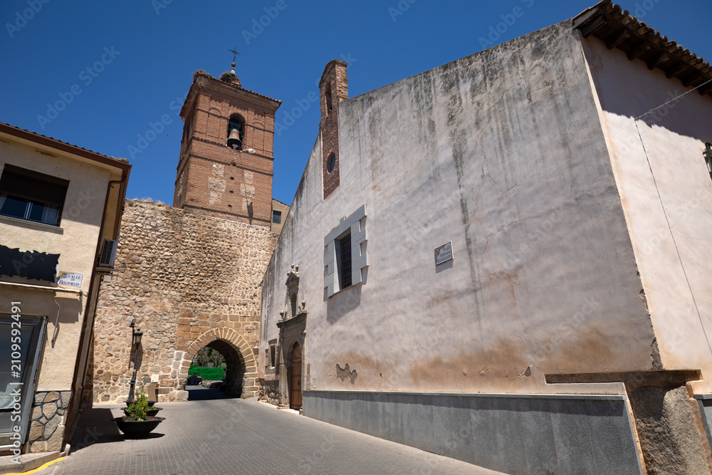 Fototapeta premium The Gate of San Miguel, next to the Church of San Miguel Arcángel in Escalona, Toledo, Castile-La Mancha, Spain