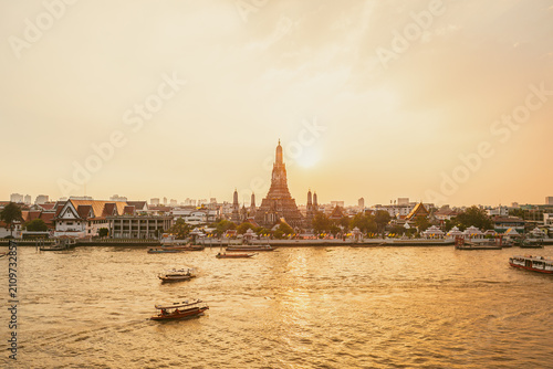 Photography Wat Arun Temple Skyline in Bangkok During Golden Hour