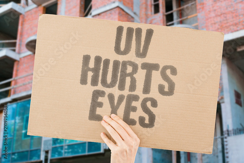 Foto "UV Hurts Eyes" Ultraviolet light from arcs damages vision