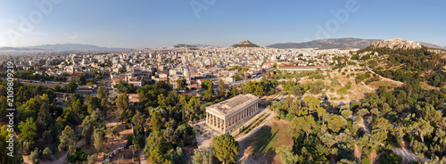Cuadro en lienzo Panoramic aerial view of Temple of Hephaestus, Ancient Agora and Acropolis, Athe