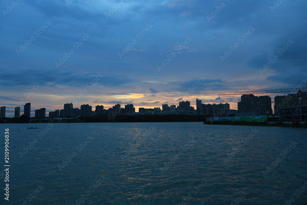 Fototapeta premium new york city skyline at sunset