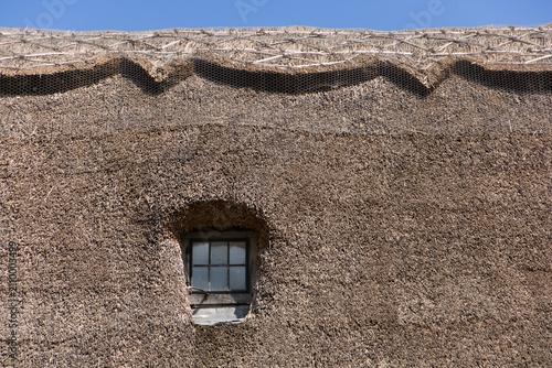 Cuadro en lienzo Architectural background - thatch
