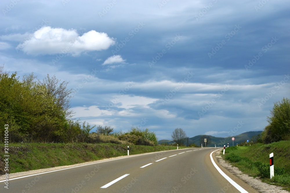 Fototapeta premium empty road in spring