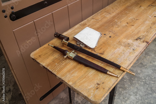 Cuadro en lienzo An antique bayonet and knives lie on a barracks table of Fort Rinella near Kalka