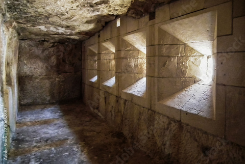 Foto A room with loopholes in the outer wall of Fort Rinella near Kalkara town in Mal