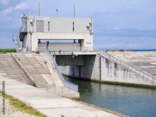 Obraz na płótnie 用水路の水門