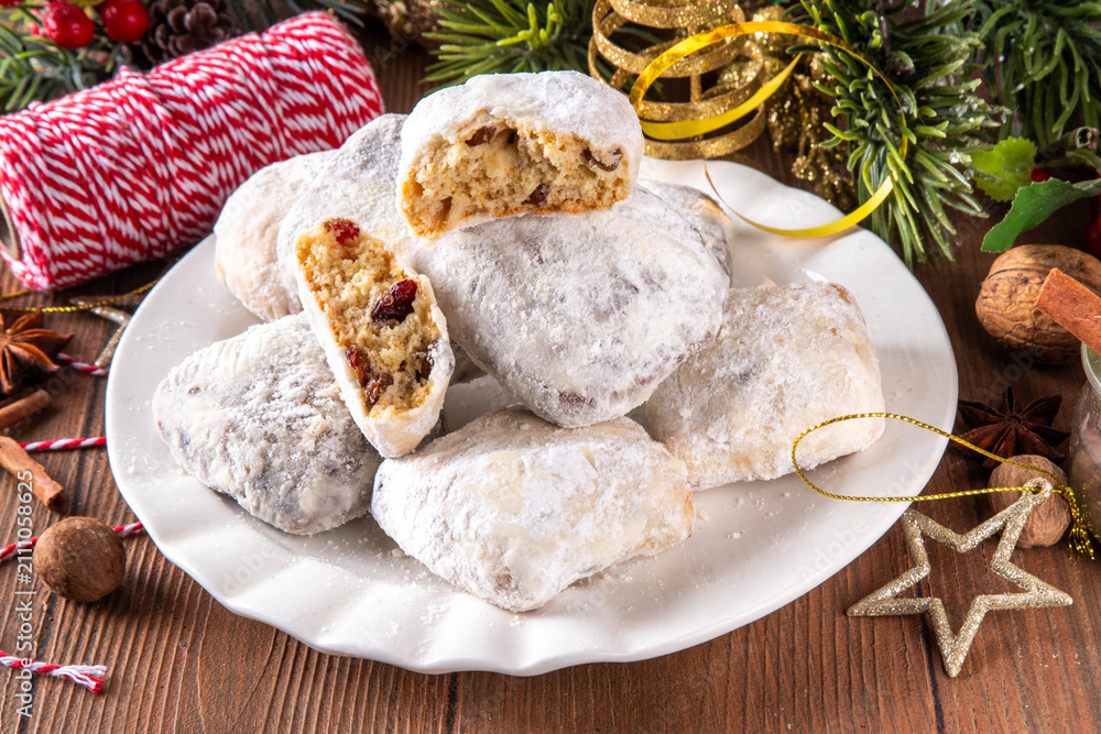 Obraz premium Homemade Christmas stollen bites