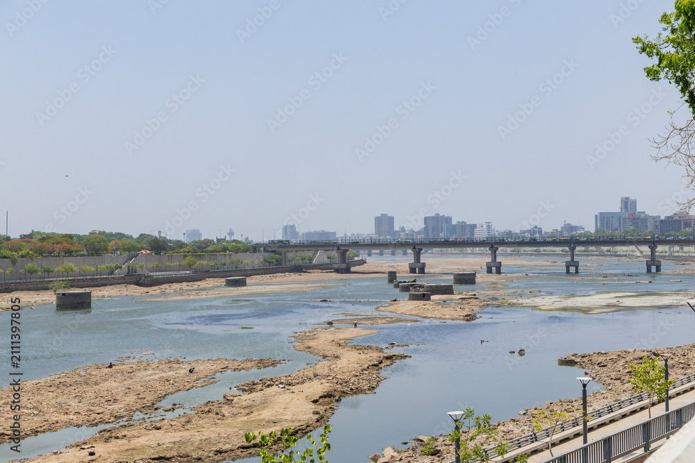 Naklejka premium Various views of the Ahmadabad riverfront 