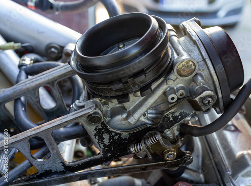 Fotografía Close-up of a car carburetor, showing wear and grease