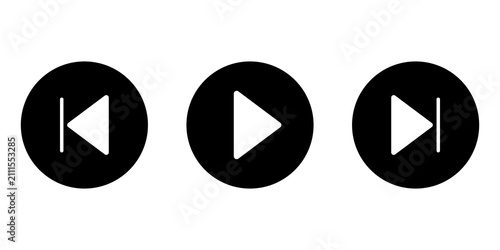Foto Black and white media player control icons set including play skip and back butt