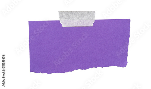 Obraz na płótnie Papel morado rasgado con cinta adhesiva y borde inferior irregular aislado sobre