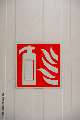 Foto Sign indicating the location of the fire extinguisher