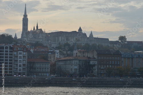 Фотография Matthias Church and Budapest skyline with Danube river in foreground