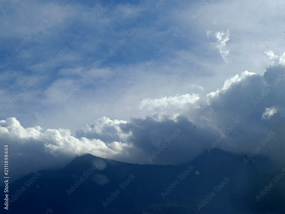 Fototapeta premium clouds in the mountains