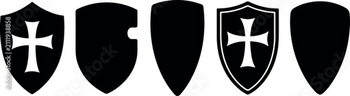 Foto A collection of five different medieval shield designs featuring black silhouett