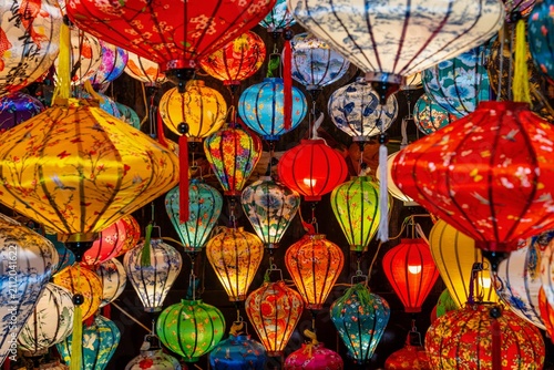 Bunte Lampions in Hội An – farbenfrohe Laternen in der Altstadt, Vietnam