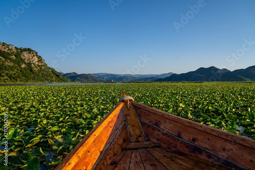 Skutarisee in Montenegro – Panorama über die Flussschleife im Nationalpark