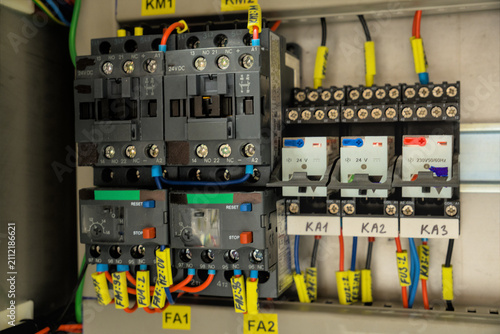 Fotografía Industrial contactors and thermal overload relays in an electrical control panel