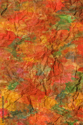 Buntes  Packpapier mit Knicken