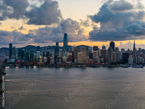Canvas Print Bay Bridge and San Francisco skyline at golden sunset