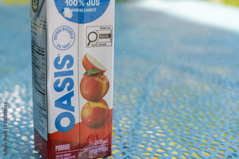 Obraz premium close-up of a juice box (with label in French), Toronto