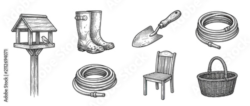 фотографія Hand-drawn garden essentials and bird feeder sketch