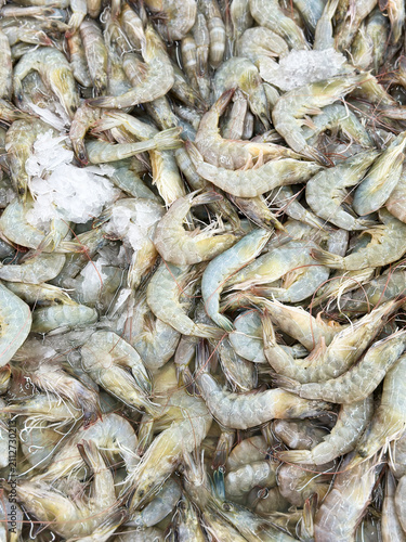 Foto fresh prawn at the market