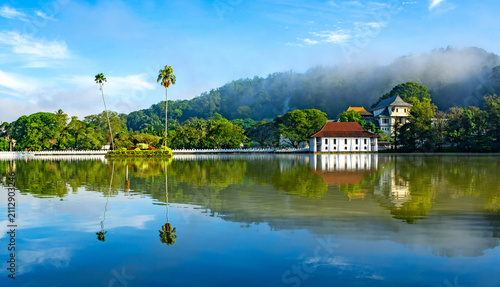 Foto Sri Dalada Maligawa, also known as the Temple of the Sacred Tooth Relic, Kandy, Sri Lanka