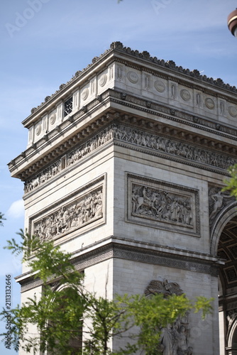 Fotografie Architectural Detail of the Arc de Triomphe in Paris