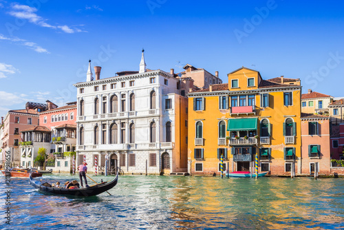 Konstfotografi Gondola in front of palaces at the Grand Canal in Venice, Italy