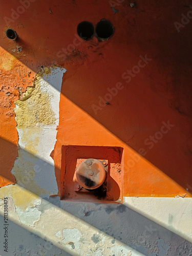 Mur peint craquelé