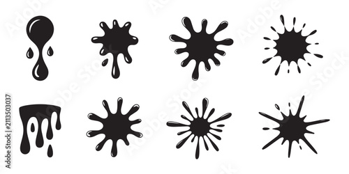 Foto Set of black ink blot, splash, and splatter shapes on transparent background