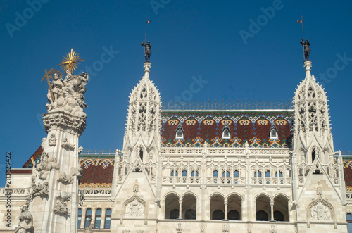 Фотография Detail of Matthias Church facade and Holy Trinity Column on Castle Hill, Budapes