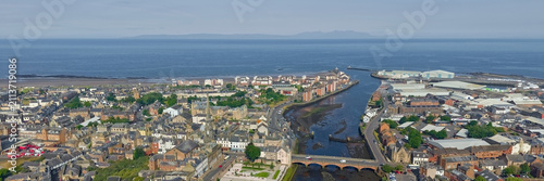 Fotografia Ayr harbour and town viewed from above