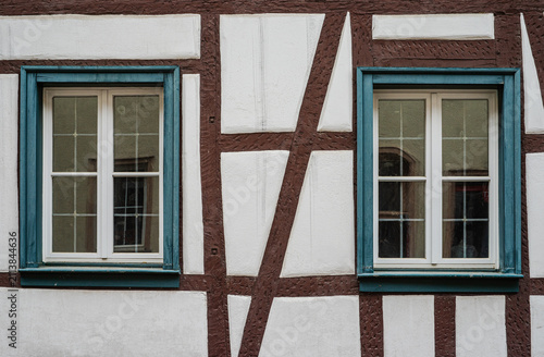 Konstfotografi Fachwerkfassade mit Fenstern