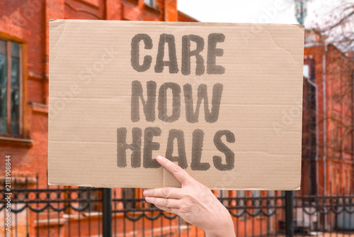 Cuadro en lienzo "Care Now Heals" Timely intervention prevents long-term damage
