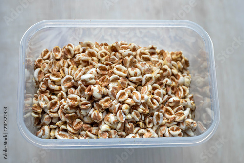 фотографія Puffed organic spelt