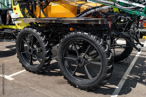Obraz na płótnie Narrow row crop wheels and chassis on self propelled field sprayer