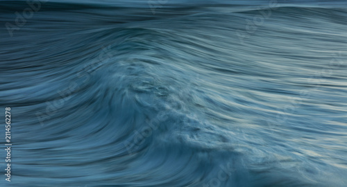 Obraz na płótnie View of a wave st slow shutter speed