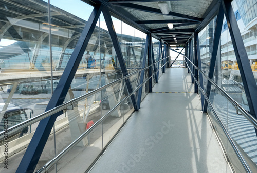 Gangway zu den Kreuzfahrtschiffen am Hafenterminal von Getxo, dem Hafen von Bilbao, im Baskenland in Nordspanien