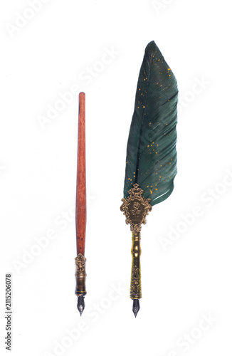 Canvastavla Antique ink pen with nib isolated on white background