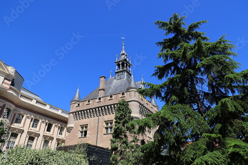 Fotografie Donjon du Capitole in the city of Toulouse-The building, constructed in 1525, se