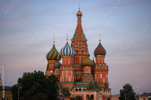 Картината върху платно Saint Basil's Cathedral on Red Square in Moscow with colorful onion domes at dusk