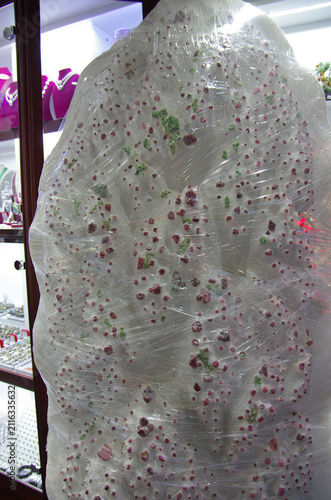 Large mineral sculptures in a shop in the Grand Bazaar, Türkiye
