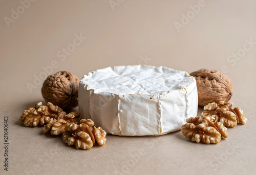Round brie cheese wheel wit...