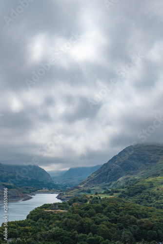 Foto vertical Views Of Llyn Peris And Llanberis Pass, Snowdonia, North Wales