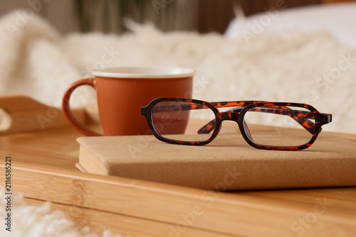 Tortoiseshell reading glass...