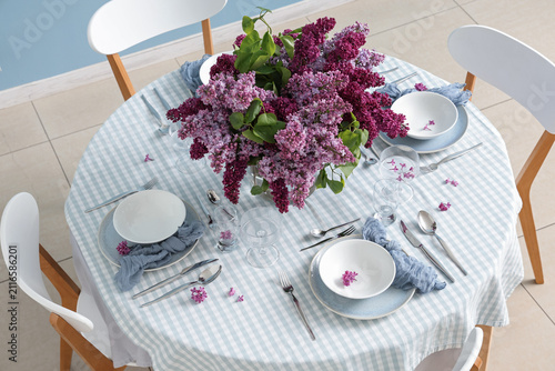 Elegant dining table set wi...